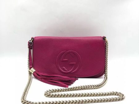 Gucci Soho Leather Shoulder Bag - Magenta, Medium Size with Tassel and Chain Strap Fashion